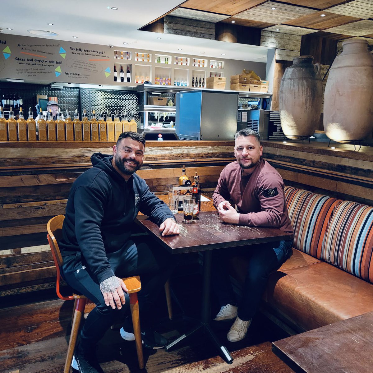 Massive happy 40th birthday to my top mucka Sean🥳 great to catch up today 🍻