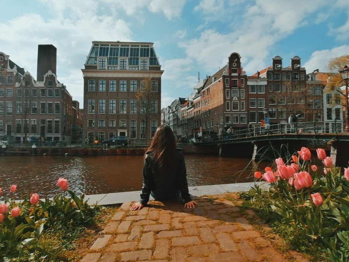 AycaGonenler's tweet photo. Amsterdam 🧡🖤 https://t.co/199uQHi7K8