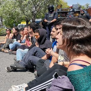 MikeGilliland11's tweet photo. Police Assault and Resistance in the Liberated Gardens (Horta Alliberada) de Sant Cugat near Barcelona https://t.co/nuNWT30HOH @La_Directa #LaHuertaResiste  @okupemlesones @LlogaterStCugat #InmoCaixa #CaixaBanc  #SantCugat @SergiBaixasColo #AUTOGESTIÓ @guimmart https://t.co/hgEhBLyKlc