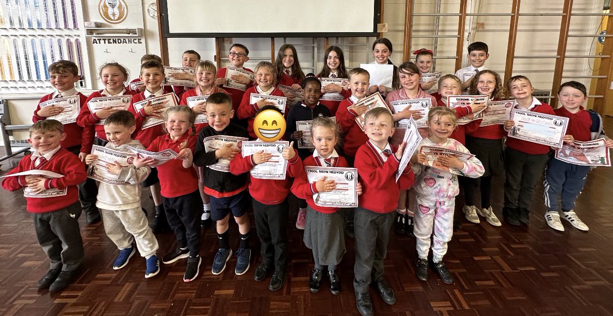 ysgolbrynhedydd's tweet photo. 🌟 👏 Great to end the week with so many star pupils in today’s celebration assembly! Da iawn and keep it up! 👏 🌟 https://t.co/ReJ48tsAlT