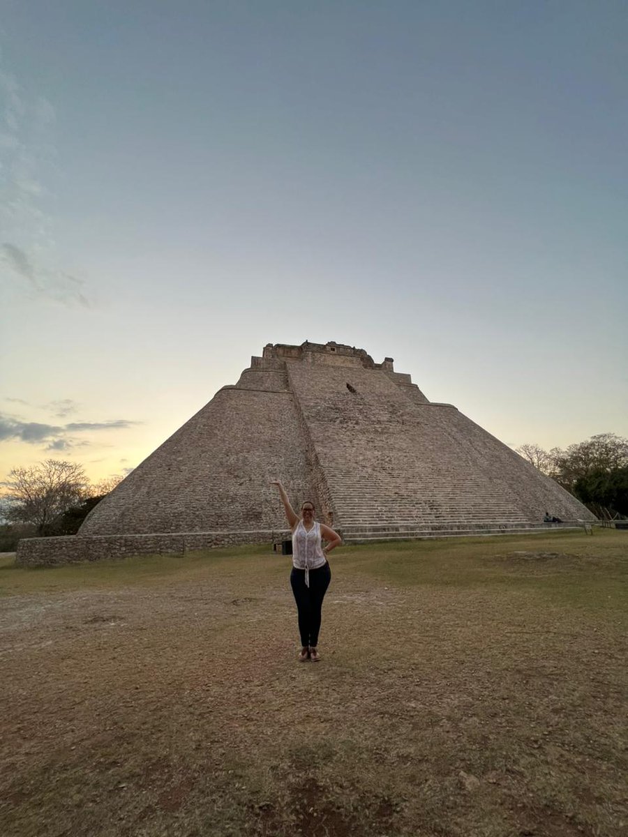 DeniceMagana's tweet photo. Tener una profesión que te apasiona, con un equipo muy cool y en donde puedes disfrutar el esplendor de tu cultura viva....es de las mejores experiencias de vida 🤗💖 #Uxmal mi ZA favorita😍 https://t.co/Eh9iaIjD0H