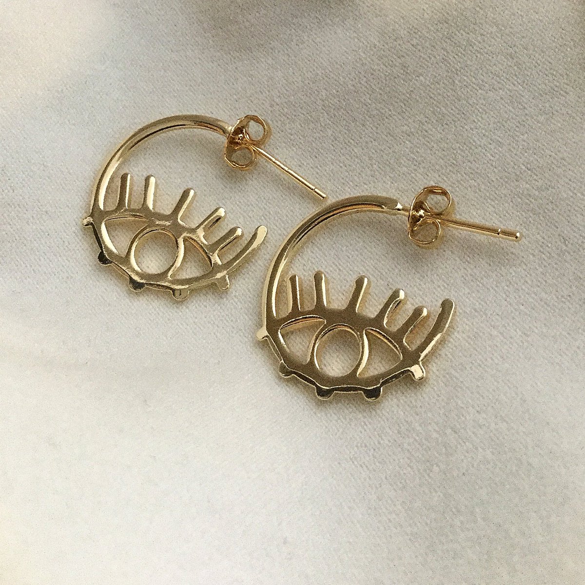 Gorgeous evil eye hoop earrings😍 #evileye #evileyeearrings #hoopearrings #evileyehoopearrings #goldearrings #goldhoopearrings #thirdeyeearrings #jewelry #etsy #etsygifts #etsyfinds #luxeandopal