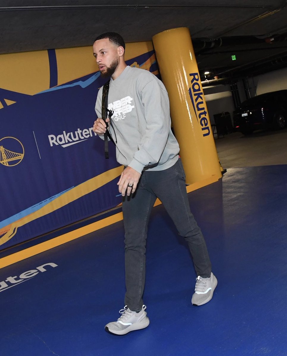 vesselbags's tweet image. Custom Signature Backpack For @StephenCurry30 | Representing his squad. 🌟

#VesselBags #CraftedForTheDriven #CustomBag #Backpacks