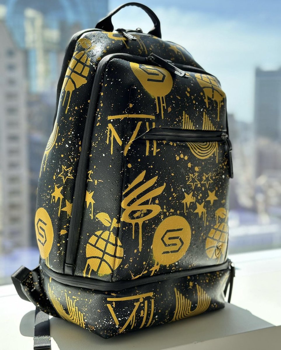 vesselbags's tweet image. Custom Signature Backpack For @StephenCurry30 | Representing his squad. 🌟

#VesselBags #CraftedForTheDriven #CustomBag #Backpacks
