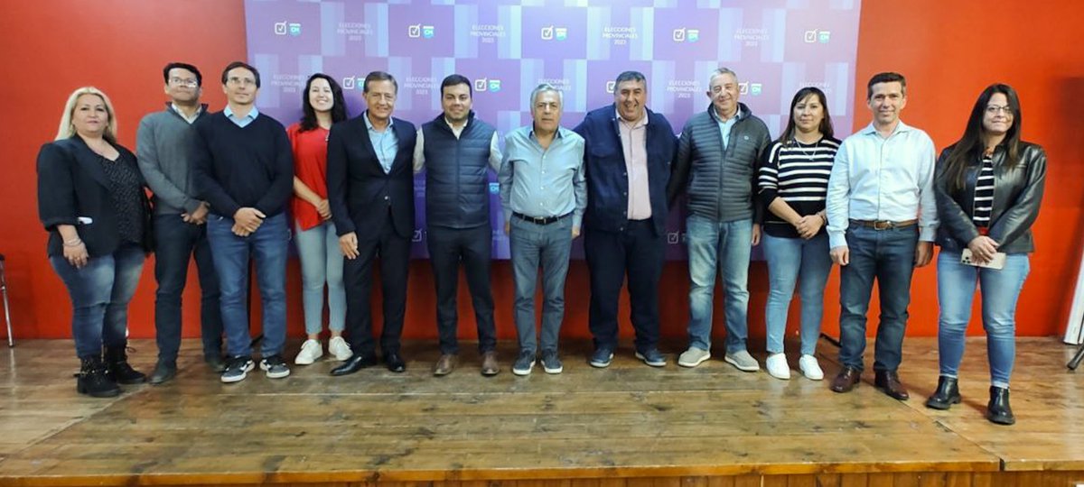 BuddhaTrials's tweet photo. En Las Heras el @FrenteCambiaMza presenta dos candidatos a intendente para que los vecinos definan el mejor perfil: @franciscolp86 y @FabianOsoTello. https://t.co/MvIcDtMu5G