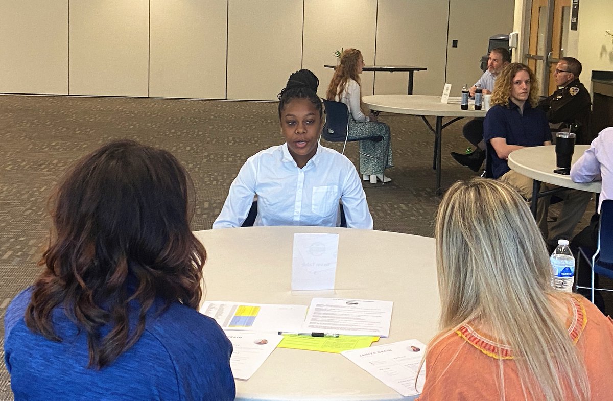 HardinCoSchools's tweet photo. Interviews are the capstone piece of Work Ethic Certification - https://t.co/UQFEN4Hfls.  Then, the students are interviewed by community leaders who provide feedback on the interview.  This is invaluable! 
We appreciate those who dedicate their time to this!
#HCSBetterTogether https://t.co/jBr8iYkC4V