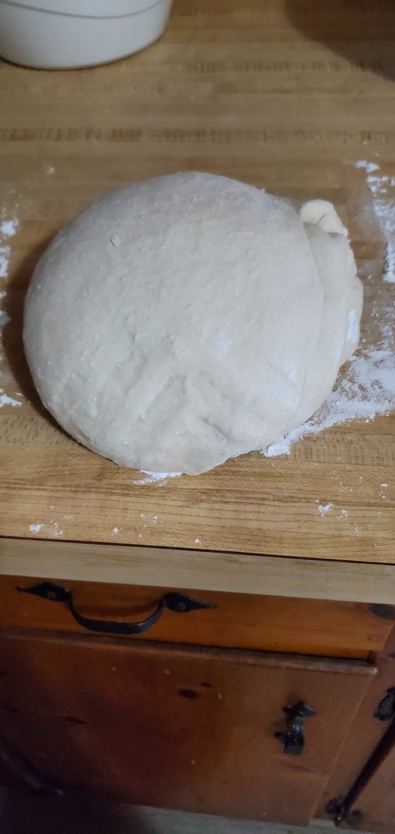 homemaker1689's tweet image. What a joy it is to use my kitchen and my hands to bless my little family #homemaker #kitchenwork #cottagebread #allthingstothegloryofGod