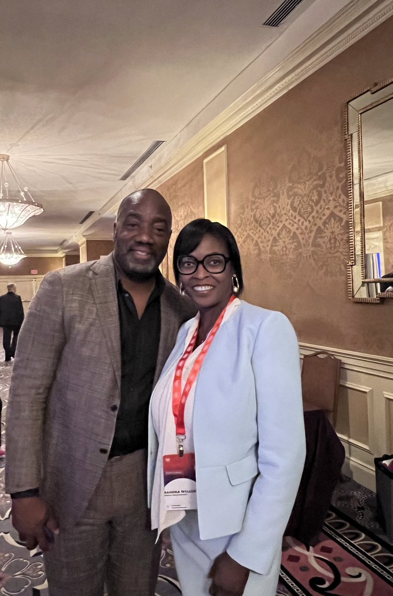 Nice running into one of favorite actors Malik Yoba at the African American Mayors Conference. Thanks for the great work your social justice initiative is doing in NY and throughout the country - Yoba Development.