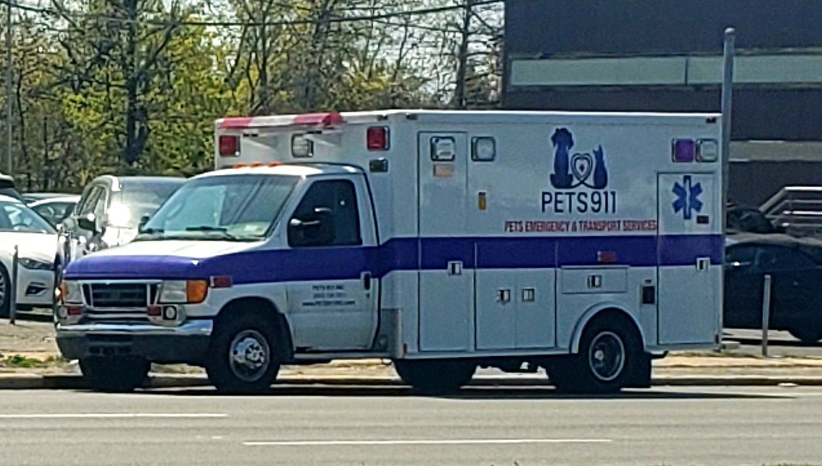 NYCEMSwatch's tweet photo. A different kind of ambulance. https://t.co/hxVqv1r0mQ