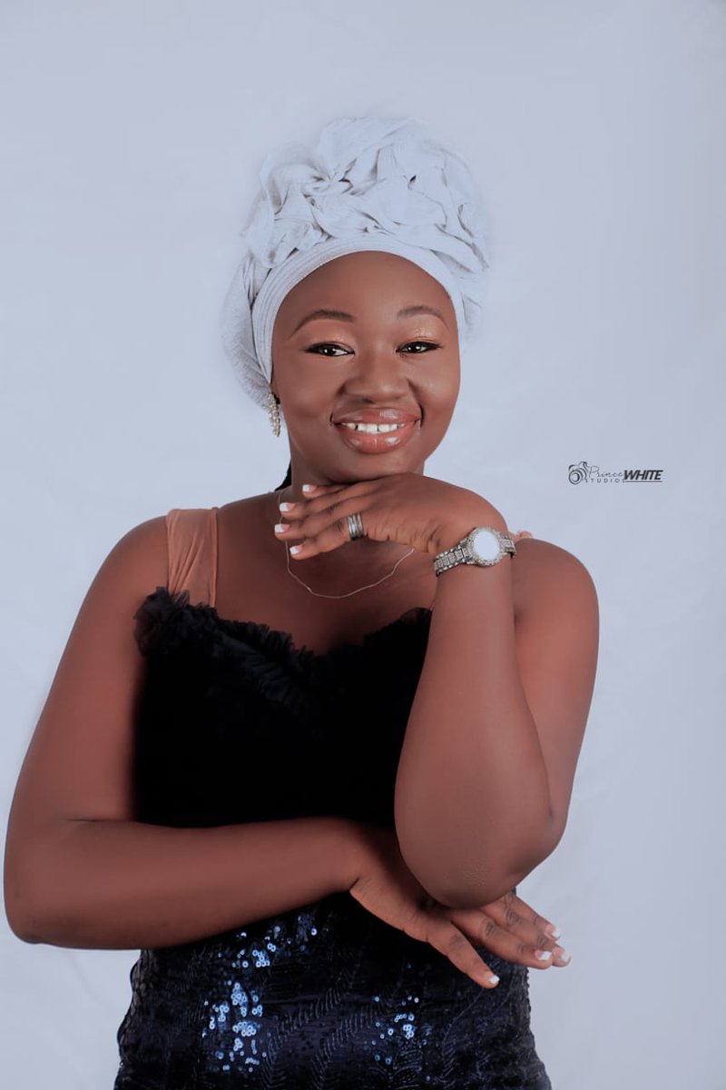 ProMSMEs's tweet photo. Meet @VendorsPRO's #VendorOfTheMonth for March 2022. 

Business Grant (in form of Cash Prize): N75,000.
Sub-industry: Foods & Chops.

@Hebonii25 is passionately industrious, has integrity, and provides excellent service when you patronise her. Congrats!

Join her on IG: https://t.co/34UeDNr2B5

Cc @Jomilojju