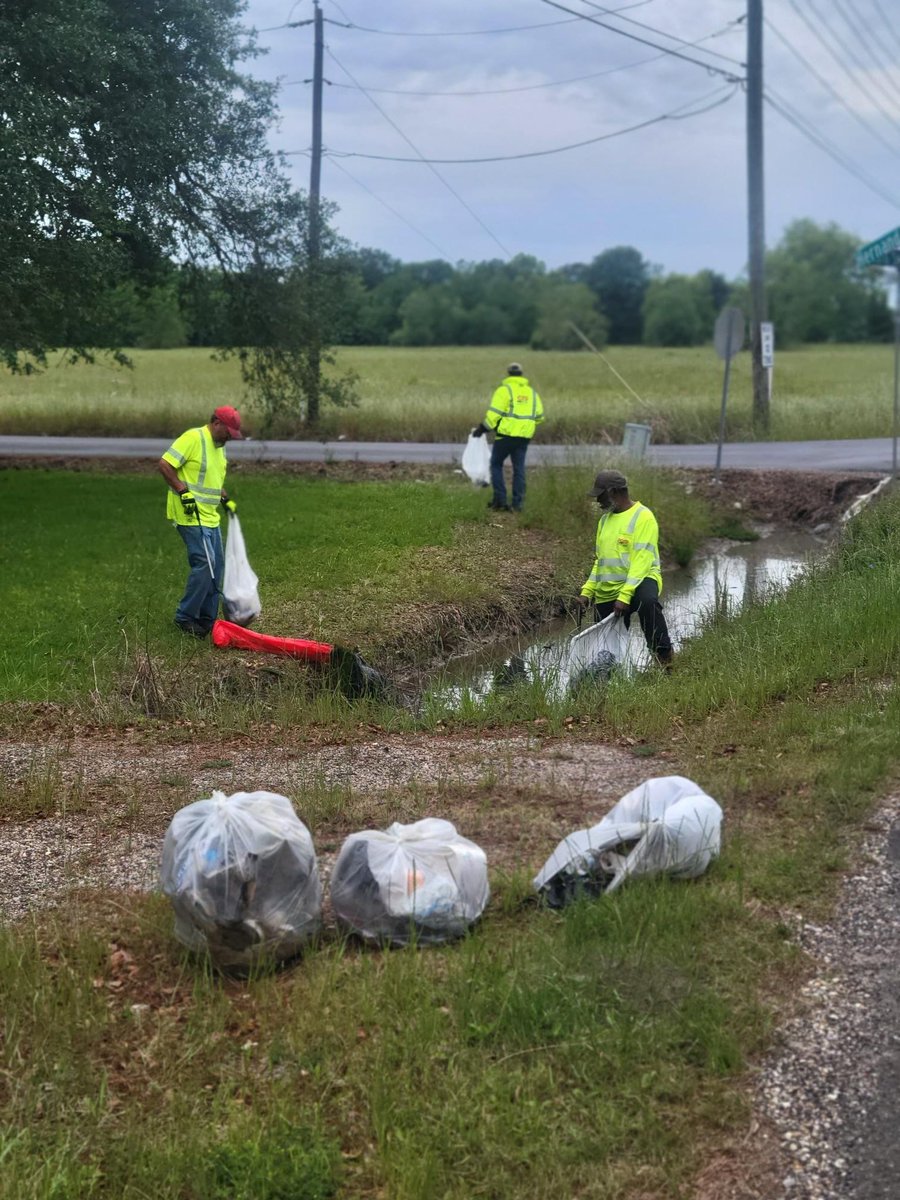 La_DOTD's tweet photo. The last from our Lafayette Parish from #LovetheBootWeek! @KeepLABeautiful https://t.co/CikI59UISP