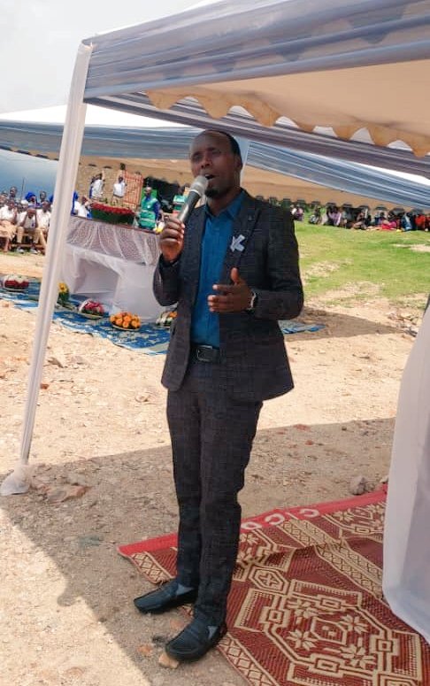 JustinNsengima's tweet photo. #Kwibuka29 : remember -unite-renew @GisagaraDistr umurenge wa @SectorGishubi Turibuka Twiyubaka kwifatanya namwe mu gikorwa cyo kwibuka abacu bazize jenoside yakorewe Abatutsi 1994.Abacu nti bazazima Tukiribazima @KwibukaRwanda @ibukanederlands @Ibuka_Musanze @ibukasuisse https://t.co/JtYTzb5qjx
