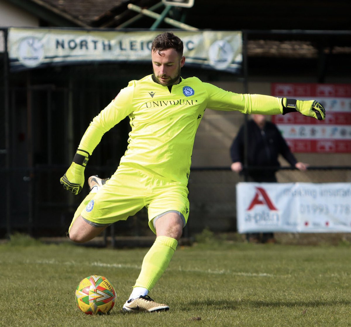 SupermarineFC's tweet photo. Our Emergency Goalkeeper CHARLIE SEARLE has been BRILLIANT since his signing! Lets all REWARD him by sponsoring his @LondonMarathon run for @MindCharity this Sunday @SearleSea98240

LINK BELOW! 

https://t.co/dhzBdXyf75

AND GOOD LUCK ALL WEEKEND CHARLIE!! #SSFC30 https://t.co/SXgA8xqIBB