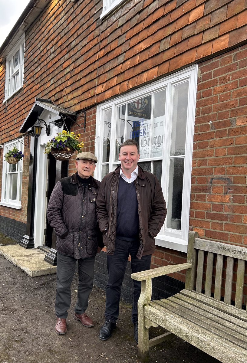 votebates's tweet photo. Good to be out with local @Conservatives candidate for #weald central Alan Pickering today in #Bethersden and to see the great progress made by the team at the #George pub-with its new sign up!-and which is holding #StGeorge โs #BeerFestival tomorrow 12-10pm & Sunday 12-6pm๐๐๐ด๓ ง๓ ข๓ ฅ๓ ฎ๓ ง๓ ฟ https://t.co/gtRZdIUbSm