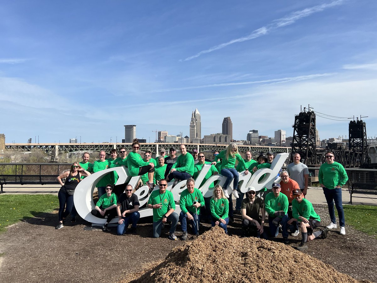 ChaseRadioShow's tweet photo. My new ⁦@Audacy⁩ Cleveland team!#1day1thing @lifeataudacy https://t.co/daJucmTx78