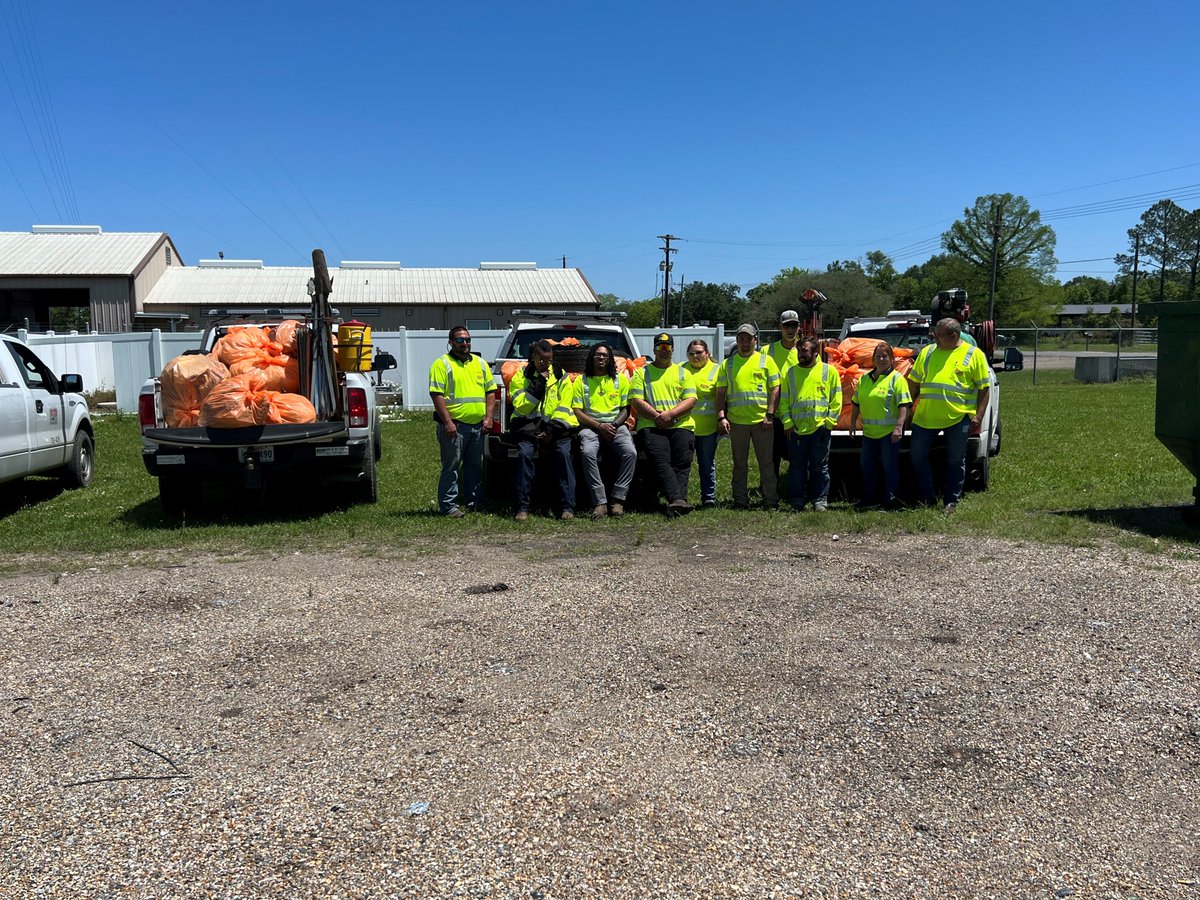 La_DOTD's tweet photo. As we end #LovetheBootWeek, DOTD wants to remind everyone NOT to litter our Louisiana roadways. This was our crew in St. Martin Parish. https://t.co/sTji2kO9QD