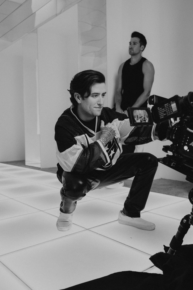 bigtimerush's tweet photo. Behind the scenes on our set for Waves 🌊🌊🌊

📸 @jordankelseyknight https://t.co/VtLRmZ0CVR