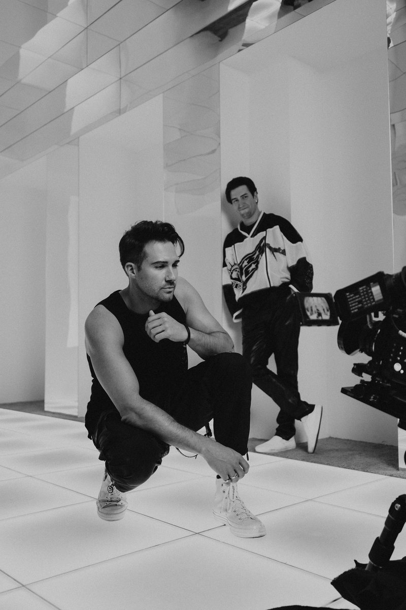 bigtimerush's tweet photo. Behind the scenes on our set for Waves 🌊🌊🌊

📸 @jordankelseyknight https://t.co/VtLRmZ0CVR