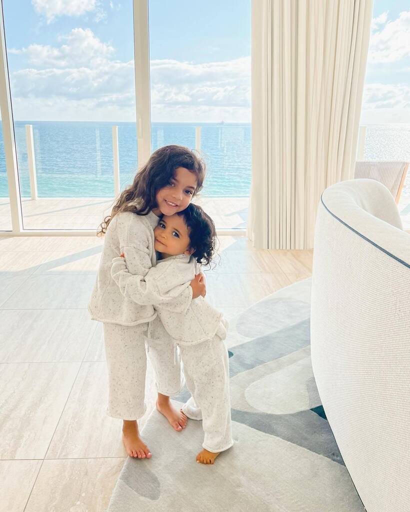 HEAVEN ☁️ Our family staycation begins now! I wanted to do one last little family trip before baby is here!First time at the new @fourseasons Ft Lauderdale and it’s my dream… literally travertine and design dreamsssss and the most stunning pool + bea… instagr.am/p/CrTreByutCB/
