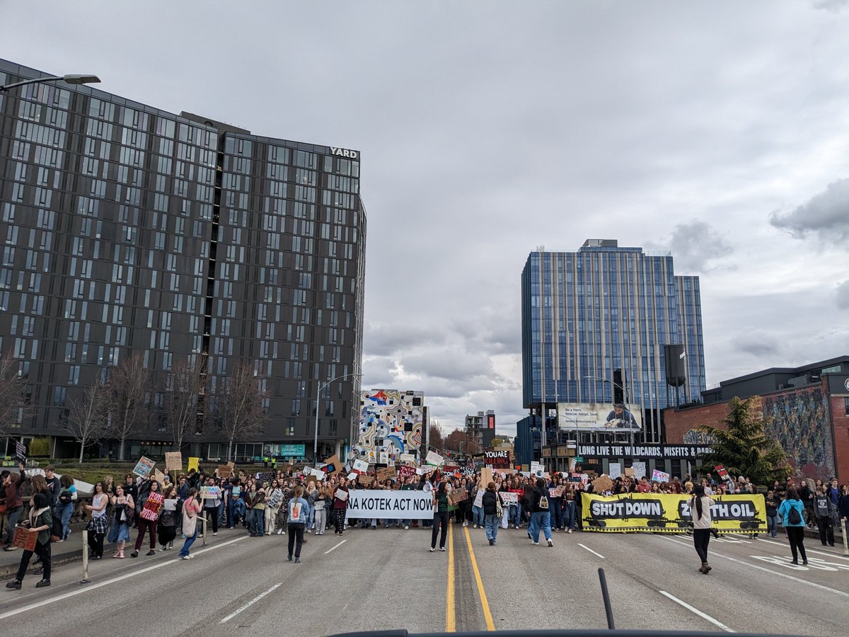 KBOO 📻 tweet media