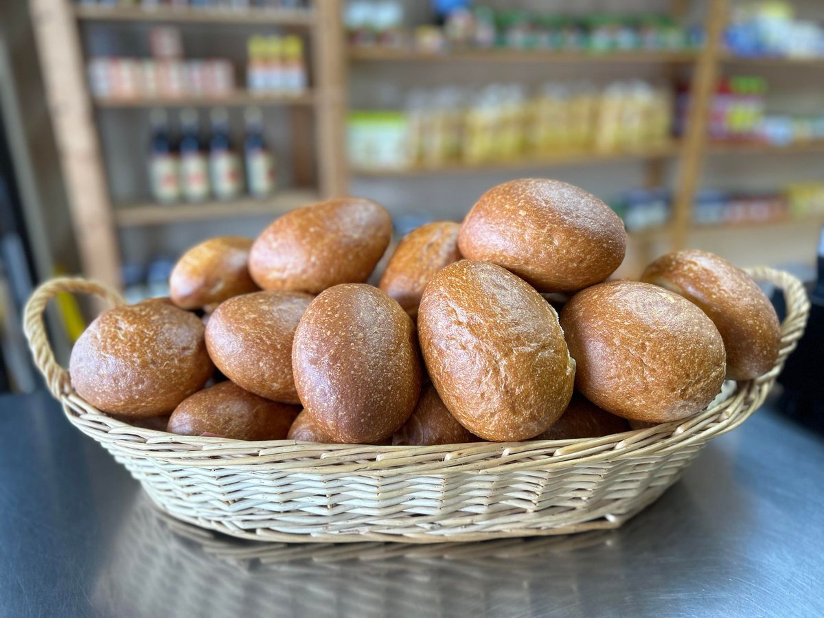 AltmaerkerDeli's tweet photo. From start to finish, we're now making our own brotchen, from scratch, in da house! Handcrafted and baked in the dark every morning, and fresh everyday. See you in store soon!
#deli #delicatessen #germandeli #smallbusiness #familybusiness #northdelta #deltabc https://t.co/ArQBRzTS39
