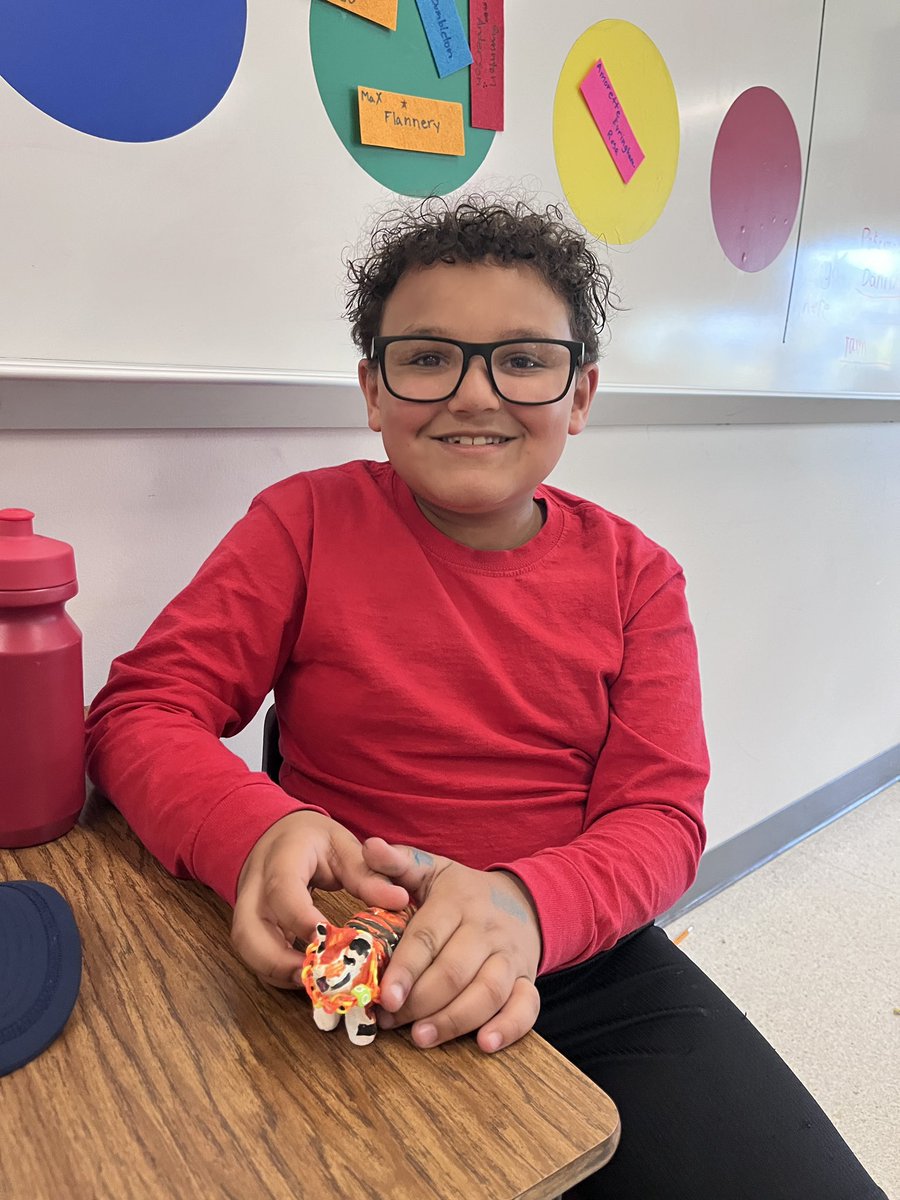 chardenbrook3rd's tweet photo. In art class with @mrsconigs our 3rd graders made the endangered animal they researched! These were so precious and well done. I also love the connection between our classes! #bbbees https://t.co/CfEX92jP3W