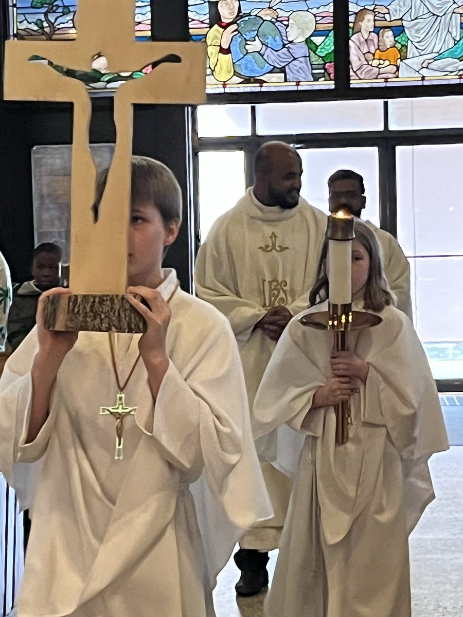 Our <a href="/PVNCCDSB/">PVNCCDSB</a> Cross continues its journey… the cross led our procession at our Easter Mass! #PVNCBeingcommunity #PVNCinspires #faith #hope #love