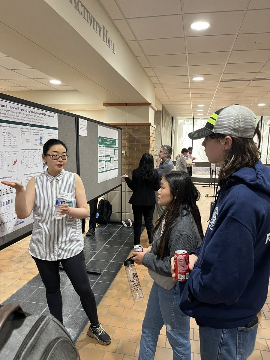fgrant86's tweet photo. @GraftonHISchool PLTW biomedical science students had the awesome opportunity to attend 2023 Training Symposium on Cancer Reseach. Thank you @MedicalCollege of WI! https://t.co/bON5CuRCgE