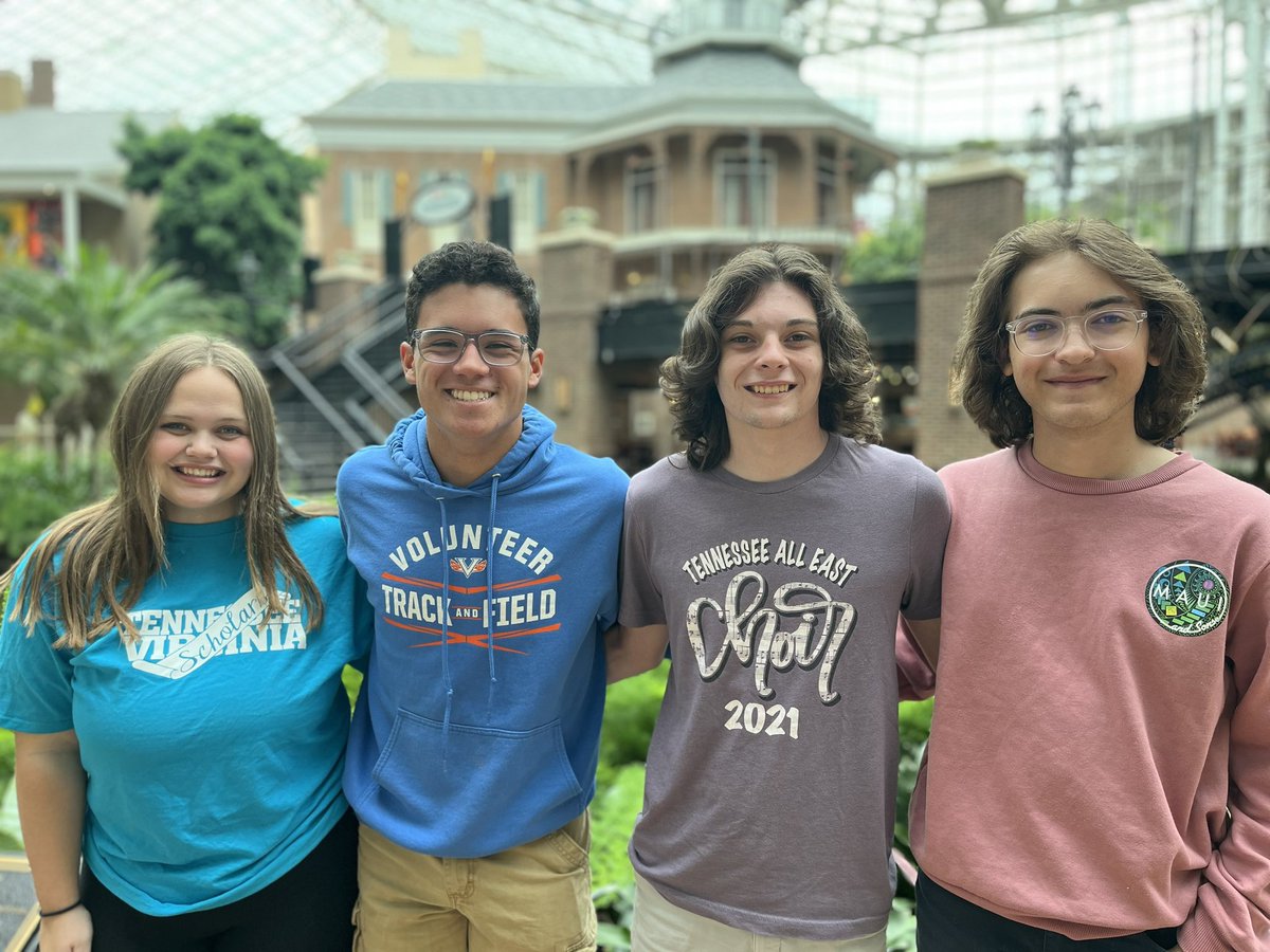 Volunteer HS Choir tweet media