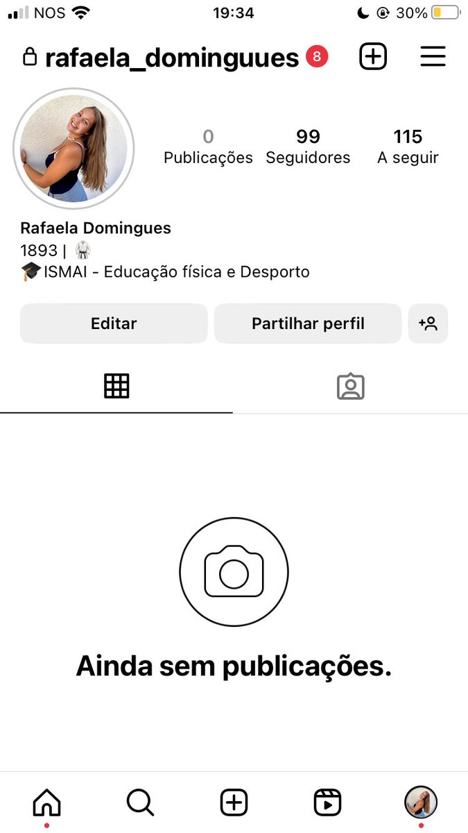 Para quem tá a par da burla informática q está a acontecer em meu nome no Instagram, denunciem o perfil pelo quão estão a mandar mensagens e da qual eu n tenho nenhum controlo sobre, ou seja o perfil da esquerda
O perfil da direita é a mnh conta nova q tá segura e nada tem a ver+