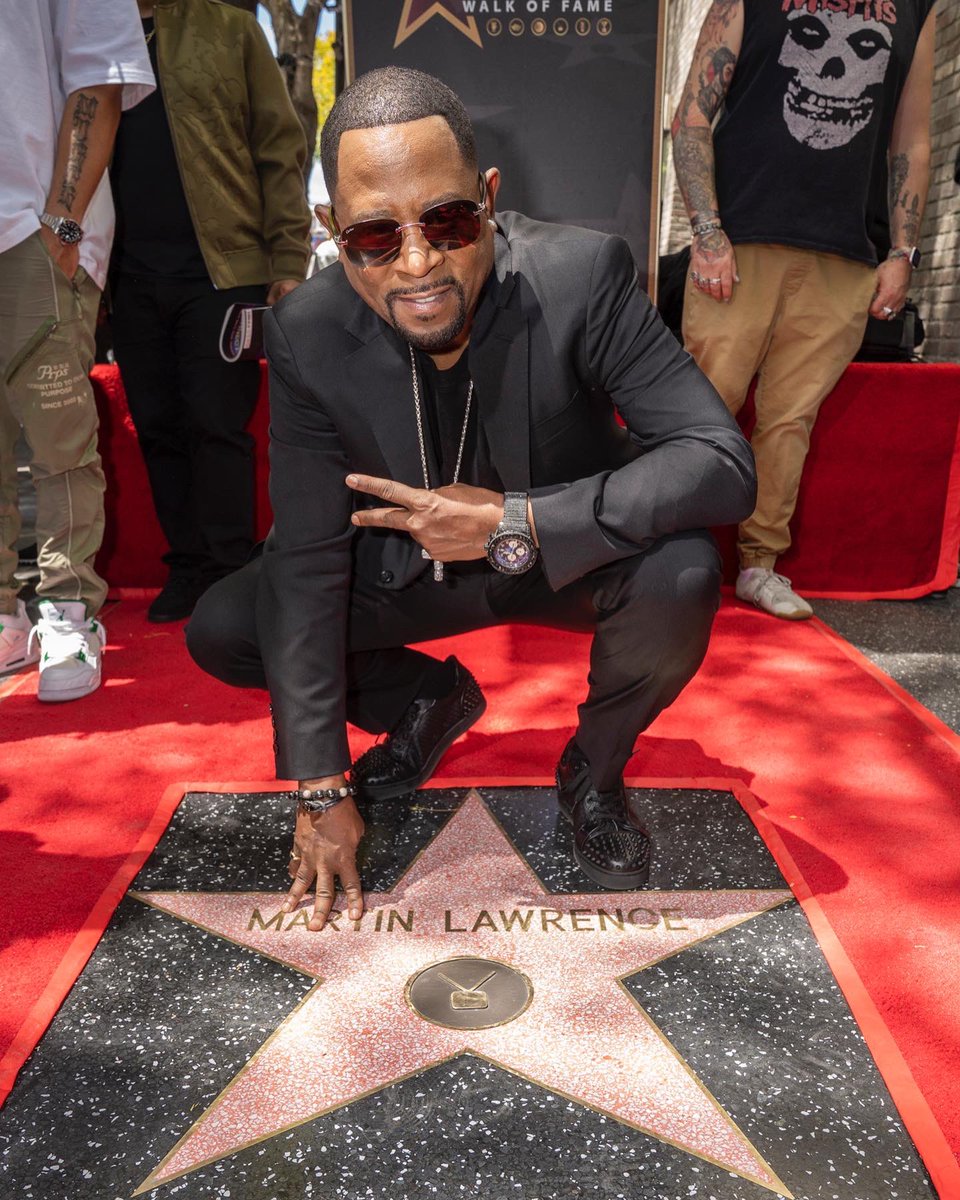 realmartymar's tweet photo. I am absolutely blessed and honored to have received my star on the Hollywood Walk of Fame. Thank you to my wonderful friends, family and team for all of the years of endless love and support. To my fans, without you, I wouldn’t be here. Much love and God bless 🙏🏾 #blessed https://t.co/JqDrsIAM9i