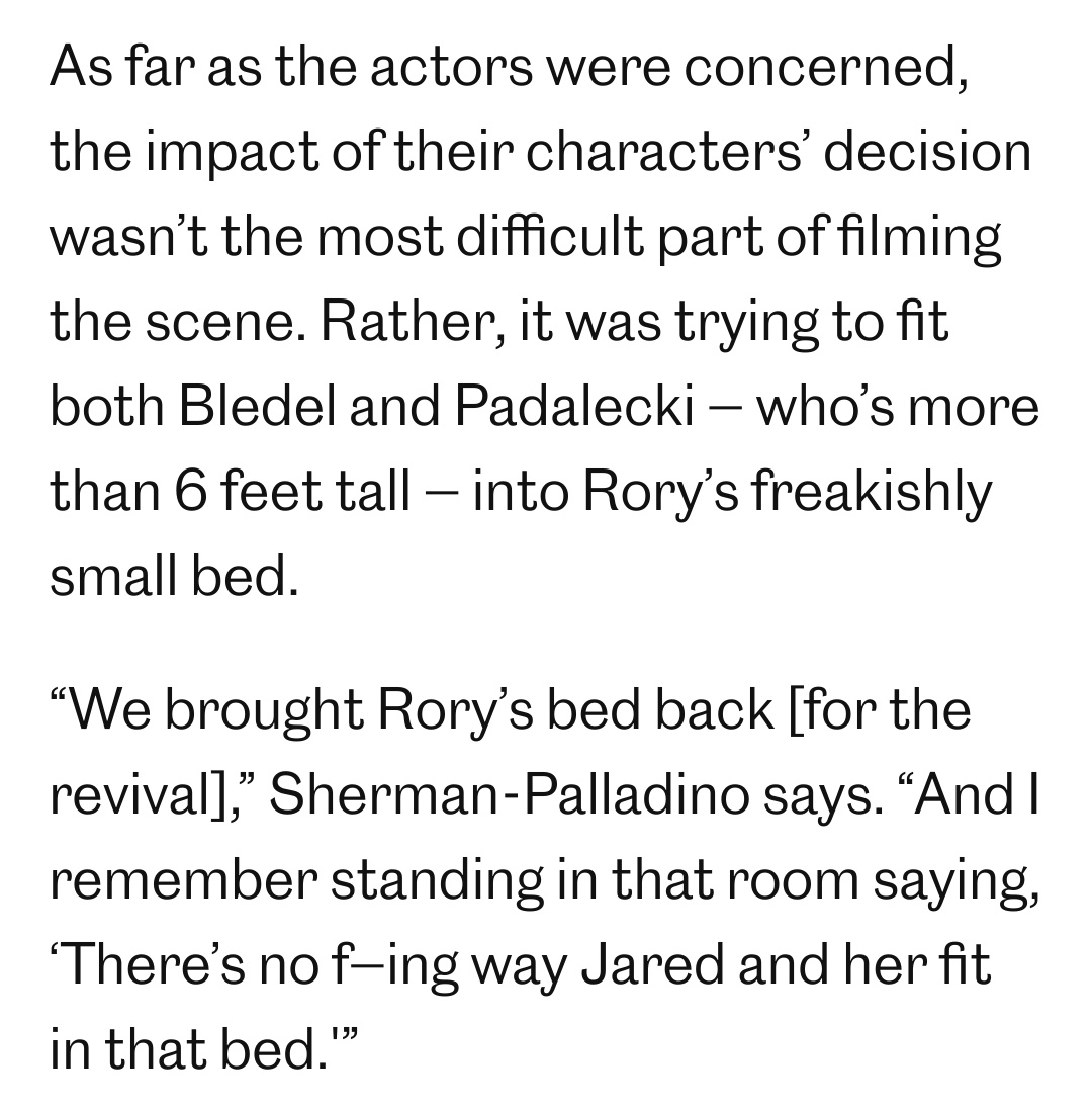 deanforestarc's tweet photo. Trying to fit Jared and Alexis in the same bed was the more challenging part of filming bcoz of how huge Jared is. I am crying 😭😂 #JaredPadalecki https://t.co/5KRL7OhK8E