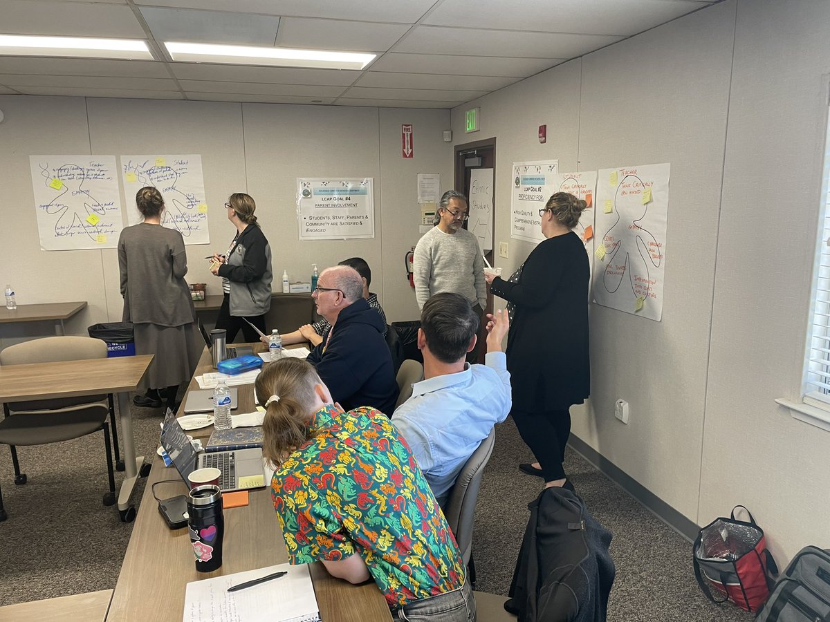 HCPUCSC1's tweet image. Great day yesterday learning &amp;amp; working with Soledad Unified educators! Interesting, challenging, energizing conversations and joint work re: Ethnic Studies program and course development-looking forward to our next session! @soledadedtech @gomehead2000