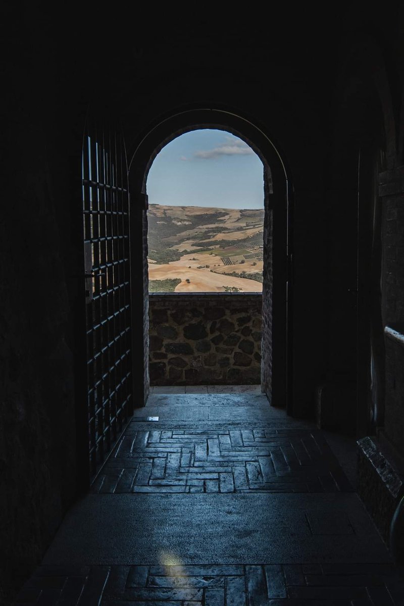 Tomorrow our doors are opening again. I'm really looking forward to hearing the music singing through the building.  #Lancaster #music
Photo by Roan Lavery on Unsplash