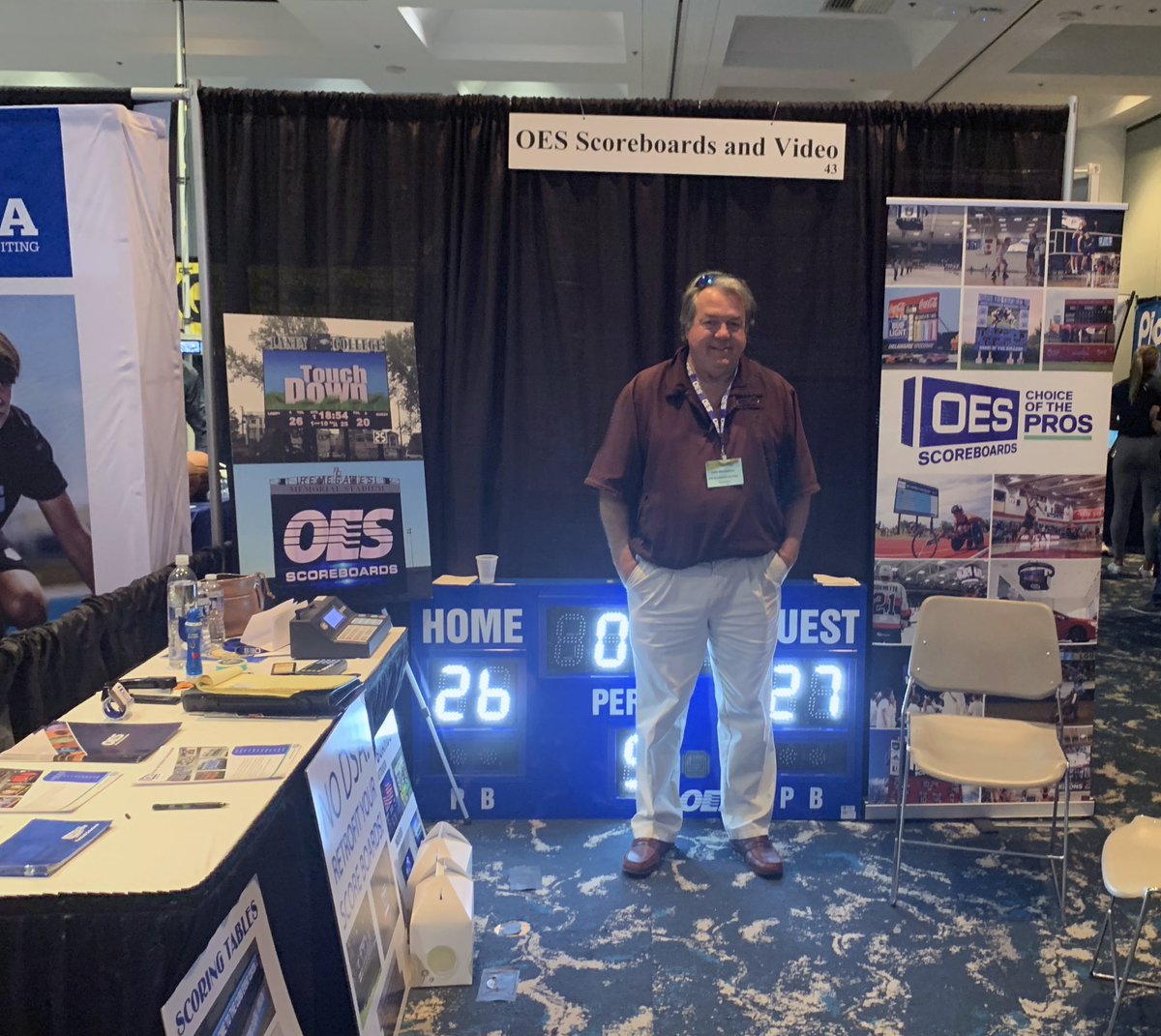 OESscoreboards's tweet photo. We are proud to be installing LED Video &amp; Scoreboards across the continent including ☀️sunny #California! John Marinovich is at the #CSADA Make sure you visit him today to get your facility set for those championship runs! 

#ChoiceOfThePros #leddisplay #scoreboards #sports https://t.co/oXZ1I1nnBt