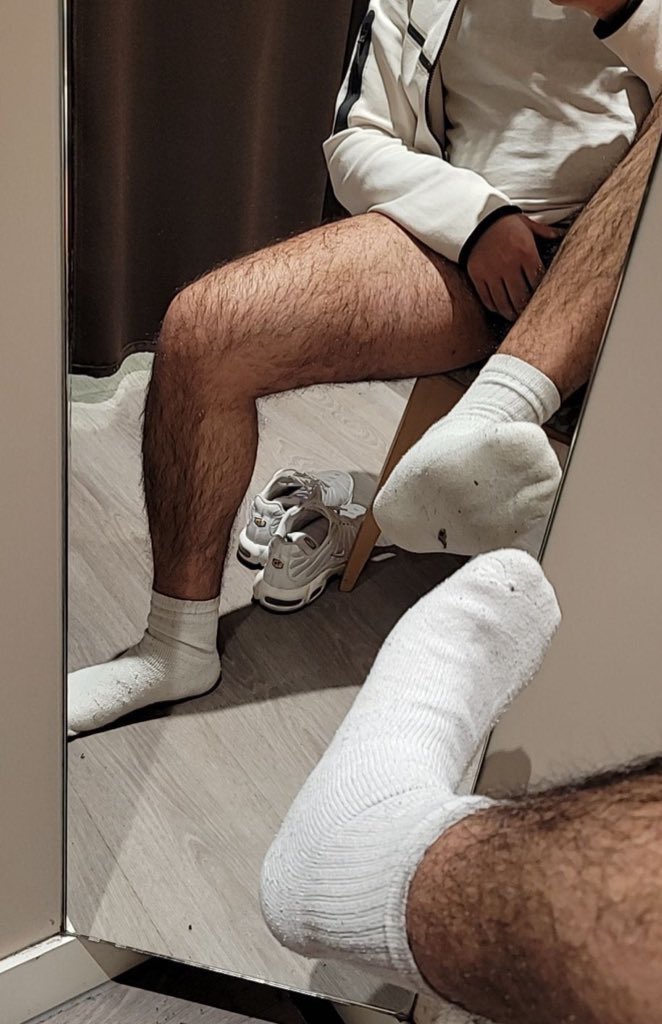 blnturkversboy's tweet photo. für etwas geld arbeiten bockt nicht deswegen kabine chillen.. wer kommt😮‍💨 #gay #gayberlin #gaykanak #berlingay #gaynrw https://t.co/bn8AtHapxv