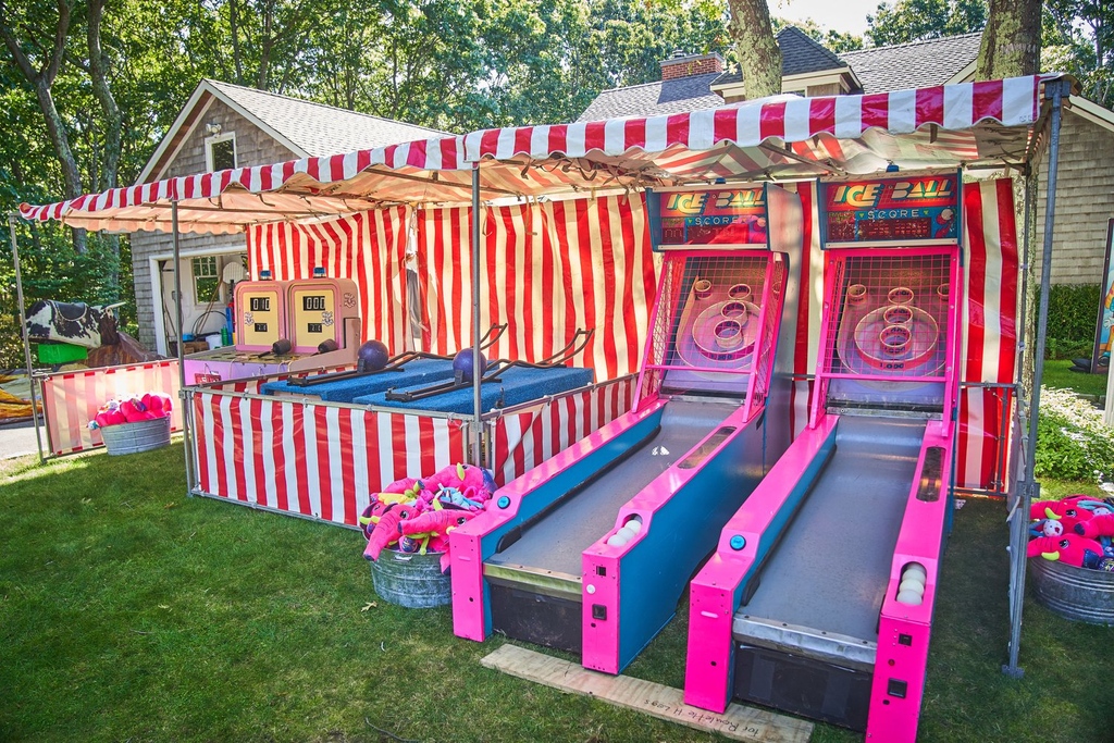 NYFFevents's tweet photo. Looking for a timeless mitzvah theme filled with interactive experiences? 🎡

Guests can’t resist the outdoor fun of a carnival-themed mitzvah! We work with clients to deliver celebrations w/ games, rides &amp; treats.

#NYFF #NYFFEvents #eventproduction #barmitzvah #batmitzvah https://t.co/TTrnuA6NVR