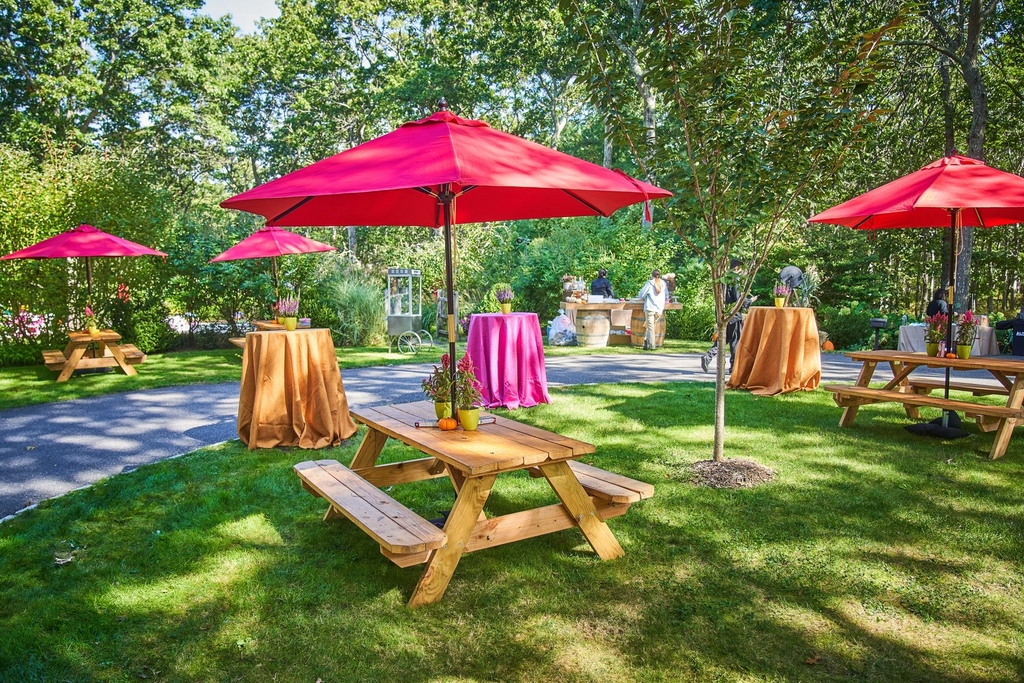 NYFFevents's tweet photo. Looking for a timeless mitzvah theme filled with interactive experiences? 🎡

Guests can’t resist the outdoor fun of a carnival-themed mitzvah! We work with clients to deliver celebrations w/ games, rides &amp; treats.

#NYFF #NYFFEvents #eventproduction #barmitzvah #batmitzvah https://t.co/TTrnuA6NVR