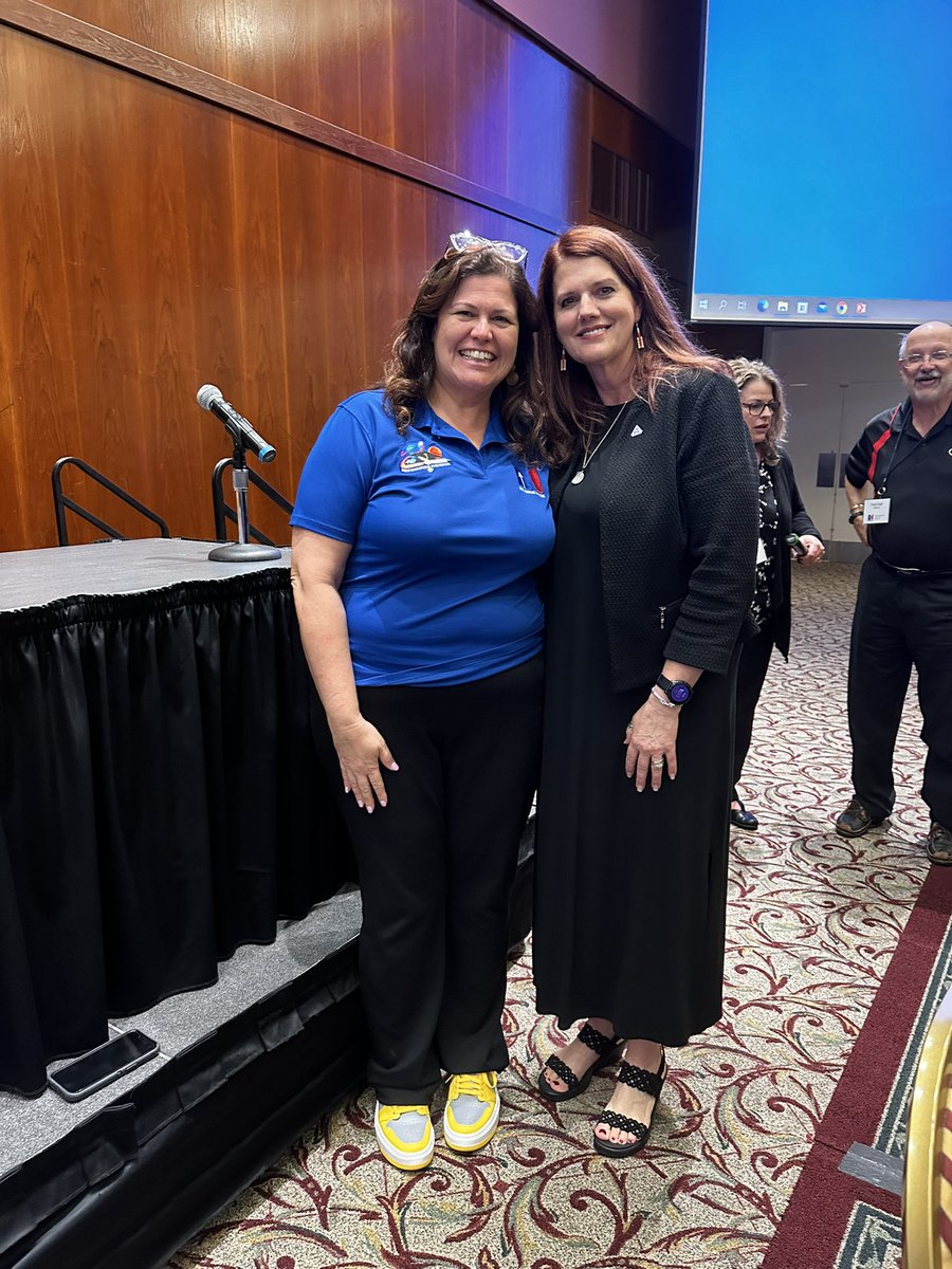 msferreira6's tweet image. “All data is GOOD data” wise words from NASA first female launch director Charlie Blackwell-Thompson🚀🌒 I am inspired about a growth mindset to embrace the data and learn from it. #WeAreGoing #iminspired @NASAArtemis @ncspacegrant