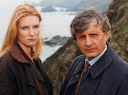 SaveRedlandLibr's tweet photo. 10pm TODAY on #ITV3
From 1998, s5 Ep 5 of #ITV #Crime series📺 #Wycliffe - “Scope" directed by #AlanWareing & written by #JohnMilne
Based on characters from #WJBurley’s Wycliffe novels📚
🌟#JackShepherd #HelenMasters #LynnFarleigh #TimWylton #ShelaghMcLeod #MichaelNardone https://t.co/xm51gjNDbl