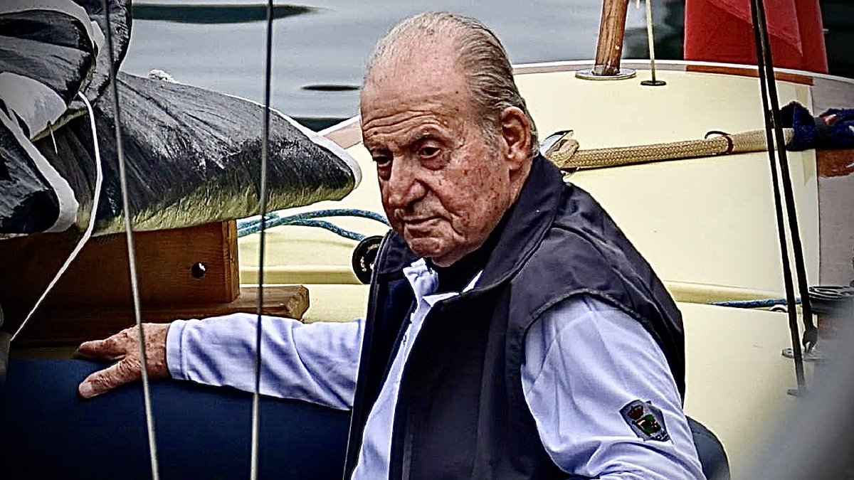 anluma99's tweet photo. Juan Carlos valora pasar largas temporadas en Sanxenxo ¿ Qué pasa con Galicia?: lo que nadie quiere en el resto del estado nos lo traen aquí https://t.co/Tw5eYRUZJZ