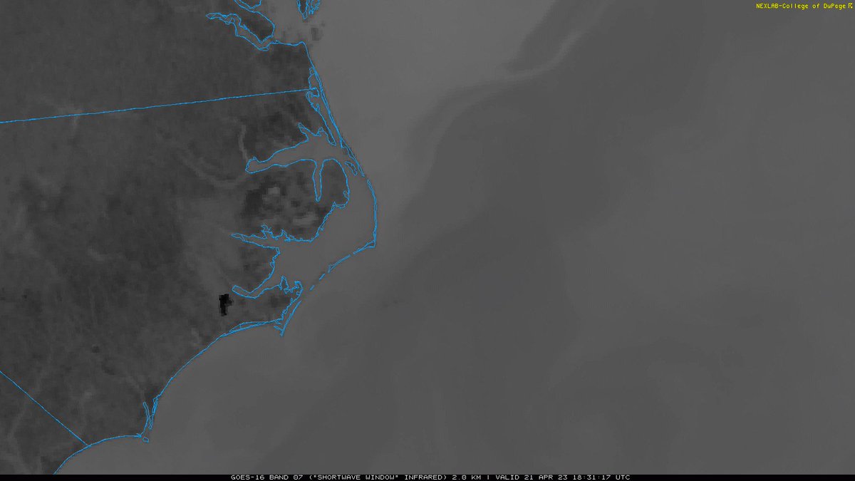 unleashedff295's tweet photo. Huge #wildfire (for the east) ripping through Croatan NF in NC. Putting up a lot of smoke. I believe they have the pine barrens fuel type there as well. Over 4,000ac and 0% containment. Might be a monitor for resource management objectives strategy. #fire #NorthCarolina #croatan https://t.co/6nXUVv03XH