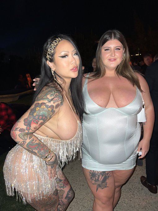 thanks for having me @Pornhub ✨ congrats to all the winners! https://t.co/nE3Tw5g9xg<a class="tags" href="/tag/pornhub">@pornhub</a>