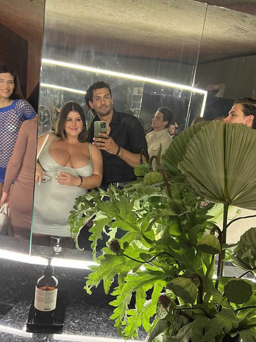 thanks for having me @Pornhub ✨ congrats to all the winners! https://t.co/nE3Tw5g9xg<a class="tags" href="/tag/pornhub">@pornhub</a>