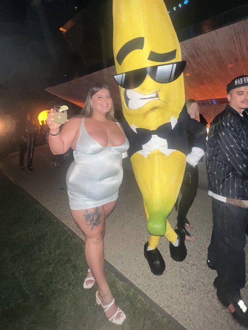 thanks for having me @Pornhub ✨ congrats to all the winners! https://t.co/nE3Tw5g9xg<a class="tags" href="/tag/pornhub">@pornhub</a>