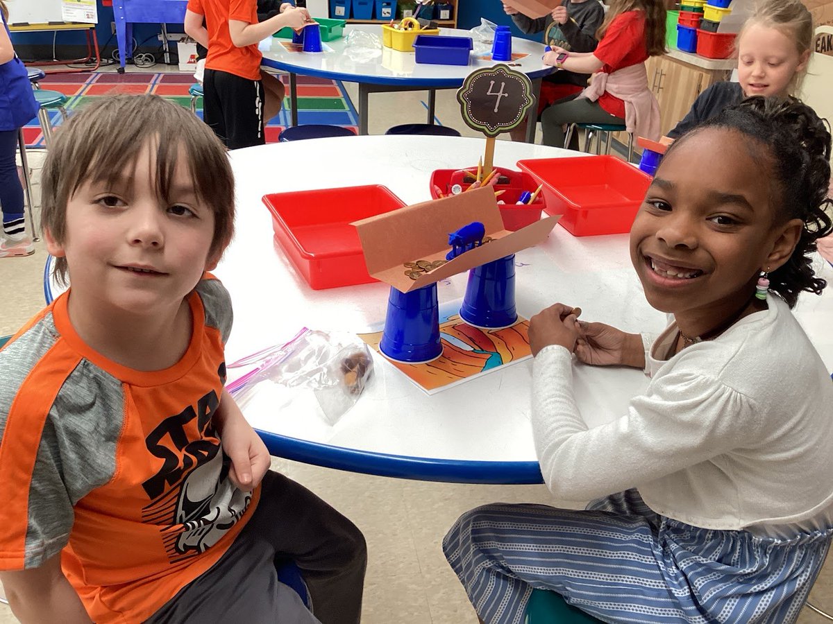 JKSTEAMLAB's tweet image. 2nd Graders building strong  bridges for Paul Bunyan and Babe the Blue Ox. Some held Babe and over 200 pennies!
@BataviaJK