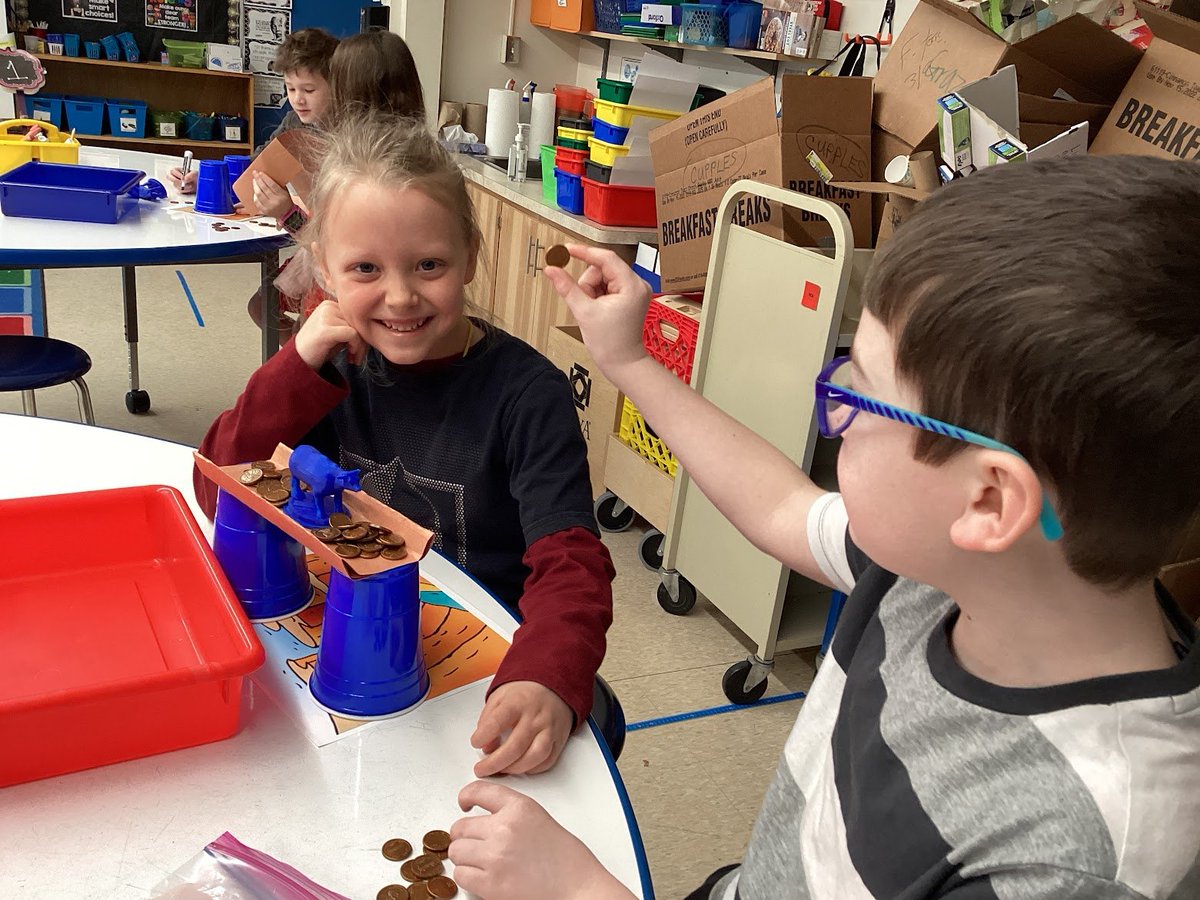 JKSTEAMLAB's tweet image. 2nd Graders building strong  bridges for Paul Bunyan and Babe the Blue Ox. Some held Babe and over 200 pennies!
@BataviaJK