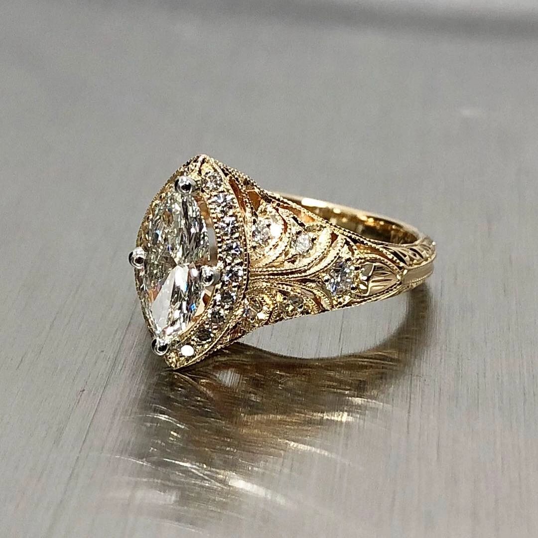 KubesJewelers's tweet photo. We make it a point to keep our customers happy, and we do it with top-of-the-line vintage jewelry and a friendly team that cares. ❤️ 
#KubesJewelers #JewelryStore #jeweler #AntiqueJewelry #DFWJeweler #DFWJewelry https://t.co/QMTj3rcopN