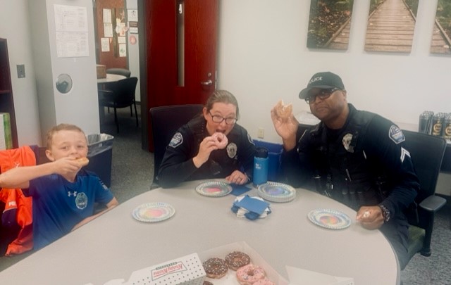 LakeStLouisPD's tweet photo. Officer Ochs and Corporal Akins had the pleasure of taking their new friend Carson to school this morning. His ride in a police car and "Donuts with your DARE Officer" were part of a @GTEgators PTO event. A good time was had by all!
#LSLCommunity
#PoliceOfficer
#DARE https://t.co/uKNfAz4iuG