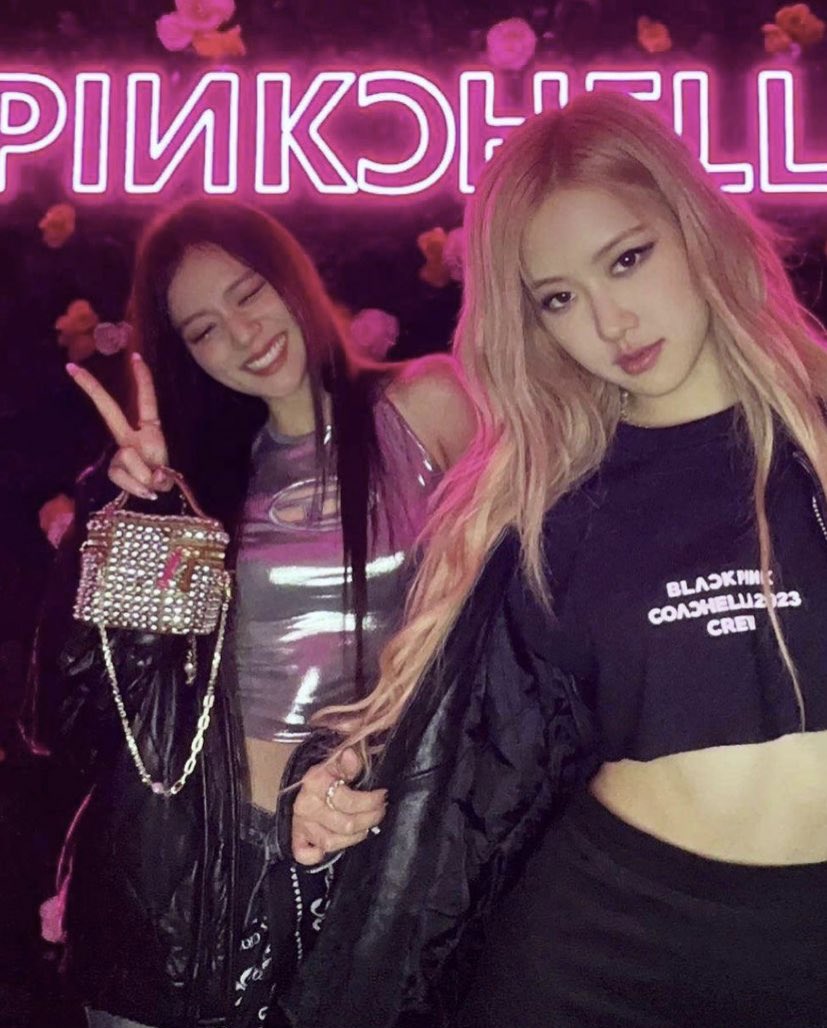 S1NFLOWER's tweet photo. coachella? i only know PINKCHELLA 🩷🖤 it was fun. #prism_fam https://t.co/CrX6fZareo